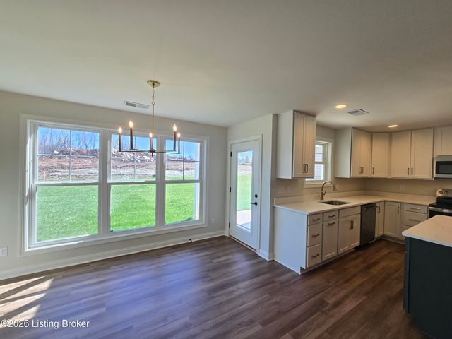 4421 Lochridge Pkwy, Louisville, KY 40299