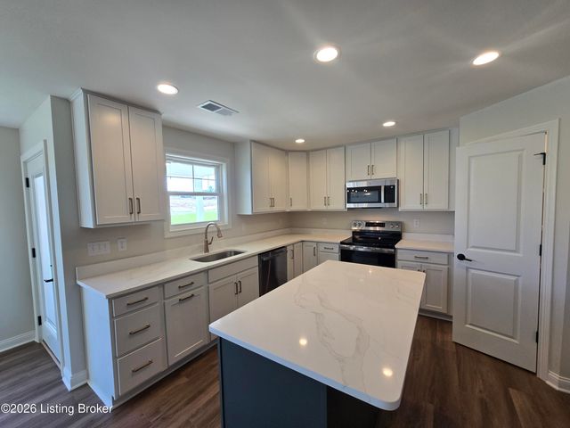 4421 Lochridge Pkwy, Louisville, KY 40299