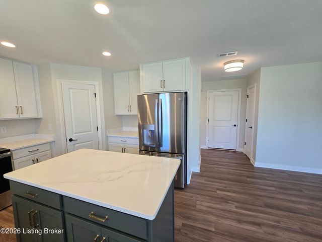 4421 Lochridge Pkwy, Louisville, KY 40299