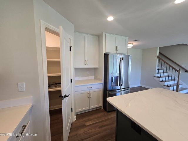 4421 Lochridge Pkwy, Louisville, KY 40299