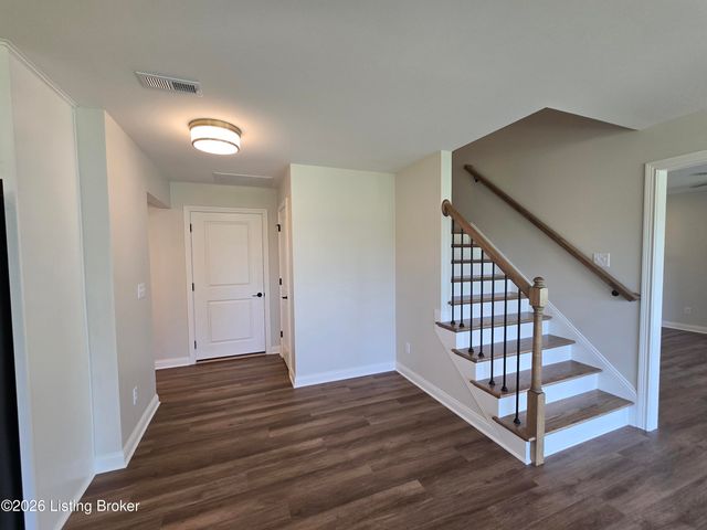 4421 Lochridge Pkwy, Louisville, KY 40299