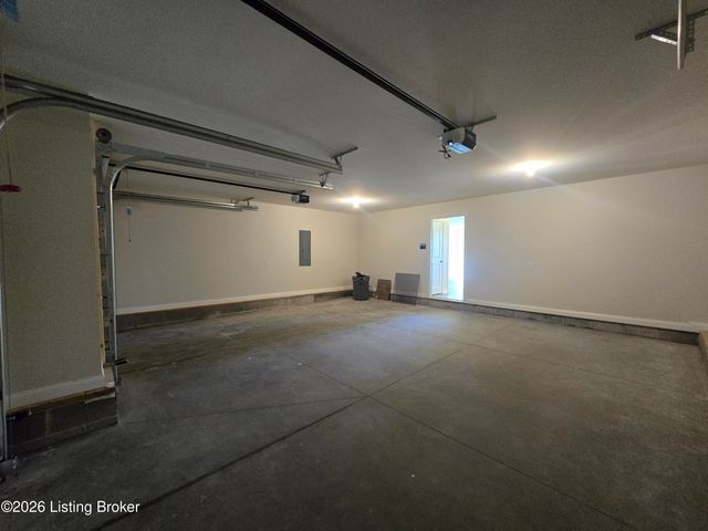 4421 Lochridge Pkwy, Louisville, KY 40299