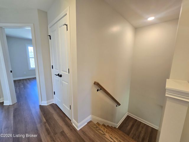 4421 Lochridge Pkwy, Louisville, KY 40299