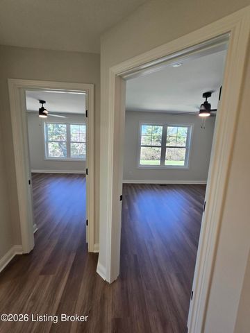 4421 Lochridge Pkwy, Louisville, KY 40299