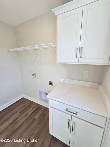 4421 Lochridge Pkwy, Louisville, KY 40299