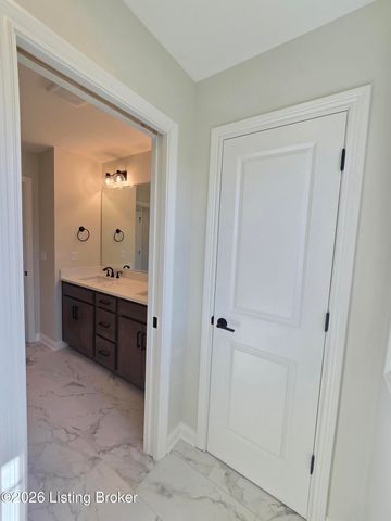 4421 Lochridge Pkwy, Louisville, KY 40299