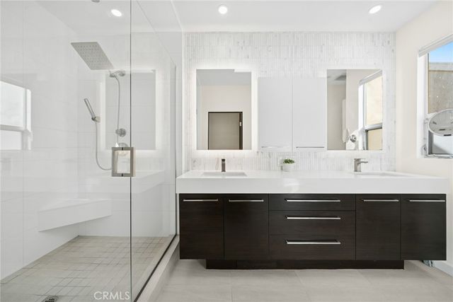 928 Quivera, Laguna Beach, CA 92651