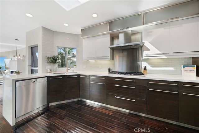 928 Quivera, Laguna Beach, CA 92651