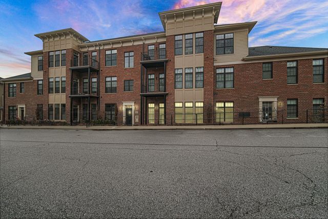 207 Academy Street 104, Valparaiso, IN 46383