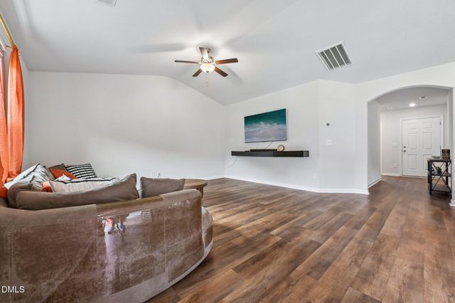 137 Old Head Way, Fuquay Varina, NC 27526