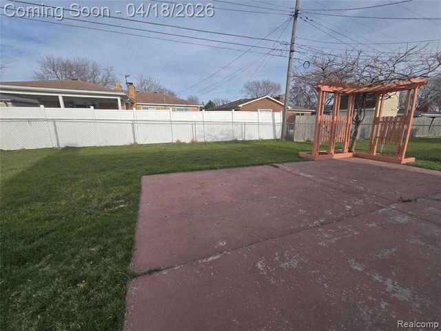 33742 Elford Drive, Sterling Heights, MI 48312