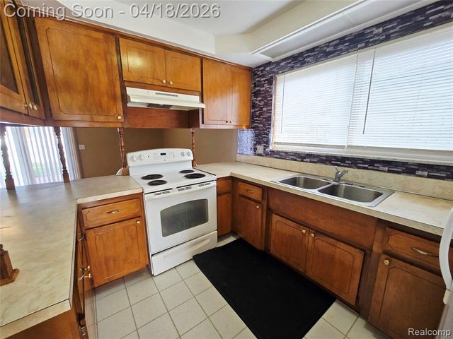33742 Elford Drive, Sterling Heights, MI 48312