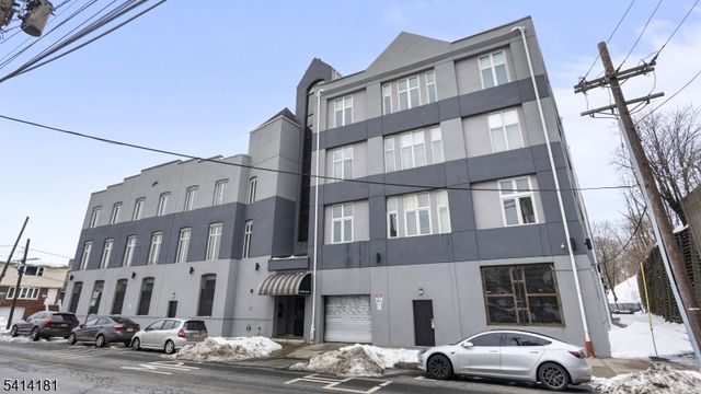 308 Passaic Ave, Harrison Town, NJ 07029