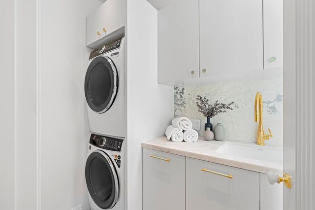 255 Royal Poinciana Way, Palm Beach, FL 33480