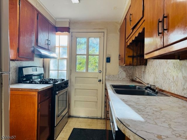 374 Raleigh Rd, Rahway City, NJ 07065