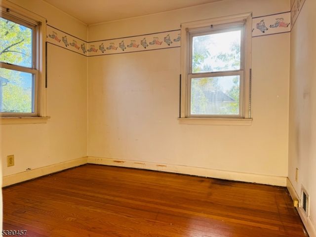 374 Raleigh Rd, Rahway City, NJ 07065