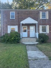374 Raleigh Rd, Rahway City, NJ 07065