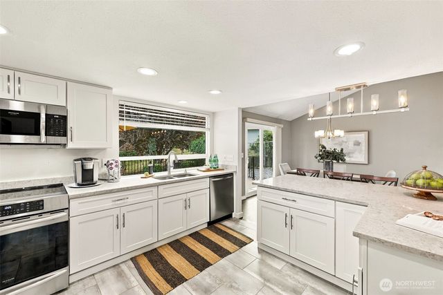 29608 3rd Avenue S, Federal Way, WA 98003