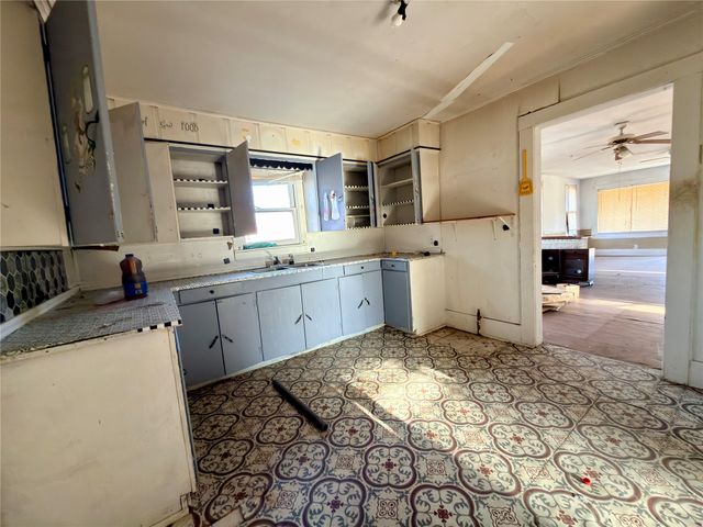 304 E 1st Avenue, Corsicana, TX 75110