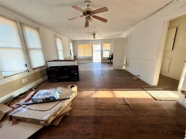 304 E 1st Avenue, Corsicana, TX 75110