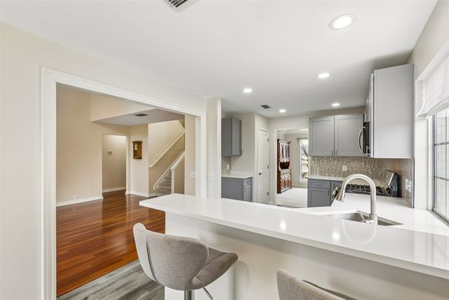 133 Hanover Street, Grand Prairie, TX 75052