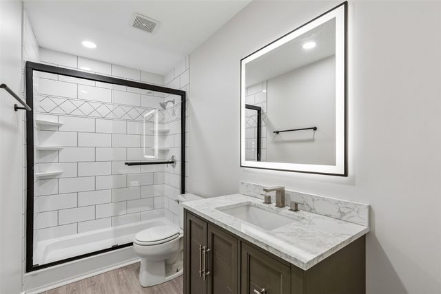 133 Hanover Street, Grand Prairie, TX 75052