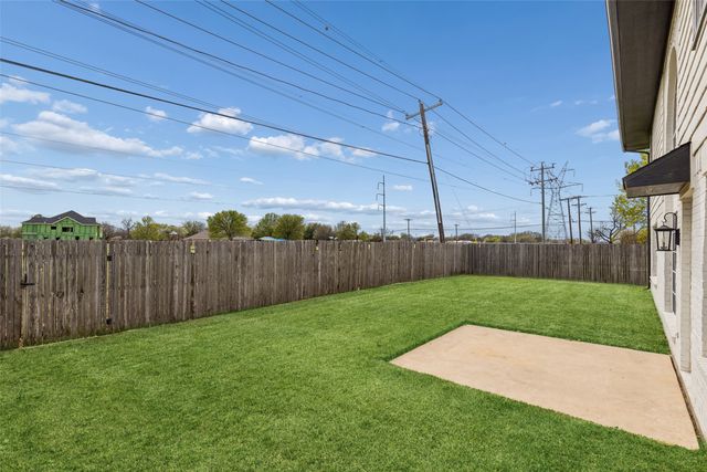 133 Hanover Street, Grand Prairie, TX 75052