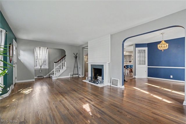 20060 Parkview Avenue, Rocky River, OH 44116