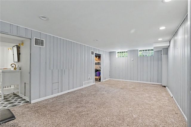 20060 Parkview Avenue, Rocky River, OH 44116