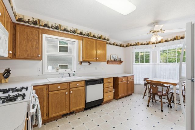 8471 Bryce Court, Inver Grove Heights, MN 55076