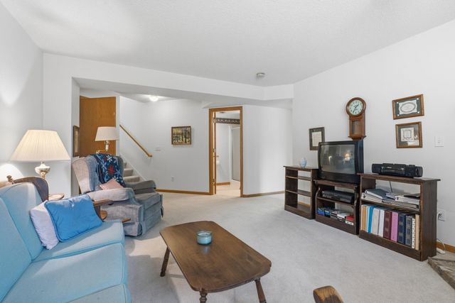 8471 Bryce Court, Inver Grove Heights, MN 55076