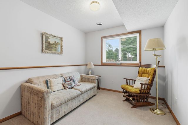 8471 Bryce Court, Inver Grove Heights, MN 55076