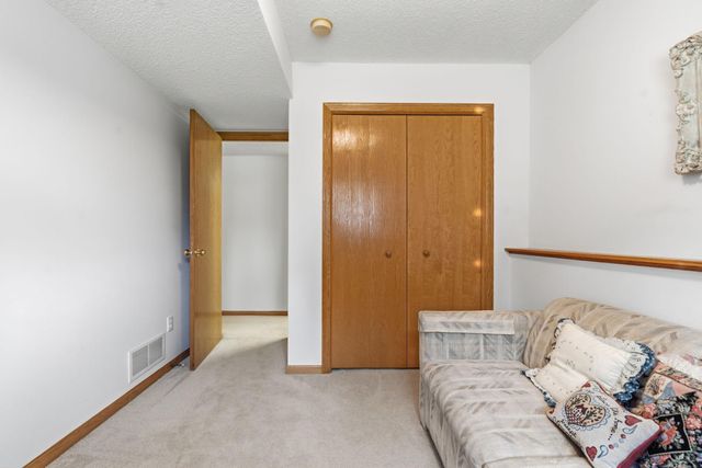 8471 Bryce Court, Inver Grove Heights, MN 55076