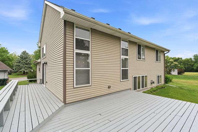 8471 Bryce Court, Inver Grove Heights, MN 55076