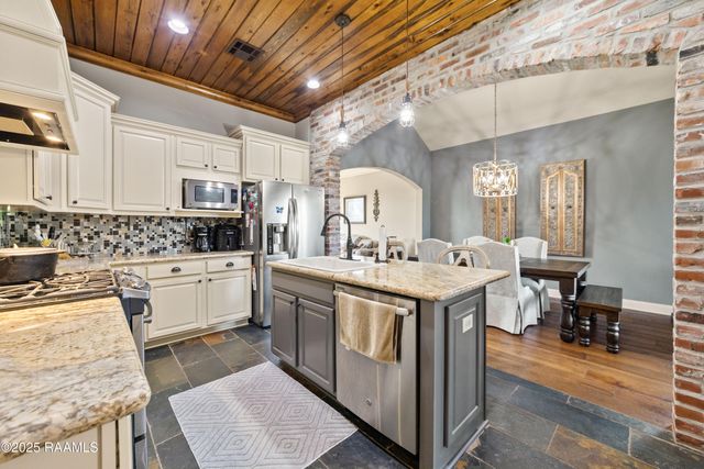 317 Cypress View Drive, Youngsville, LA 70592