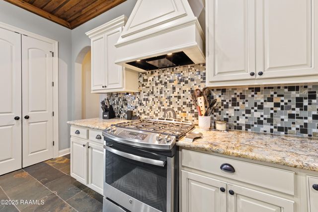 317 Cypress View Drive, Youngsville, LA 70592