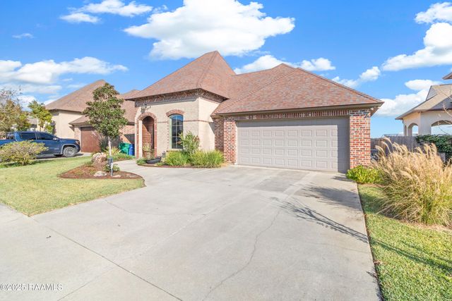 317 Cypress View Drive, Youngsville, LA 70592