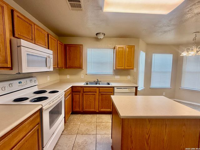 3615 DUNLAP FIELDS, Converse, TX 78109