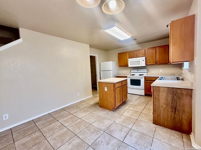 3615 DUNLAP FIELDS, Converse, TX 78109