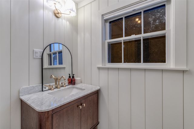 6511 Gaston Avenue, Dallas, TX 75214