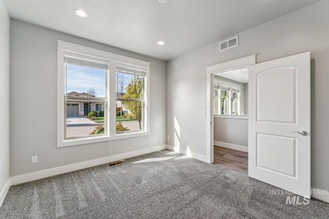 10852 W Mossywood Dr, Boise, ID 83709