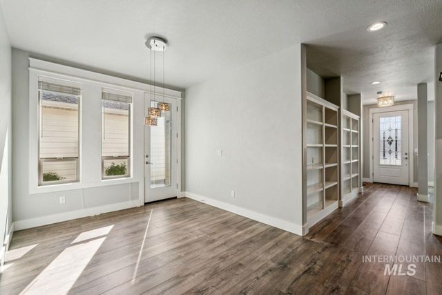 10852 W Mossywood Dr, Boise, ID 83709