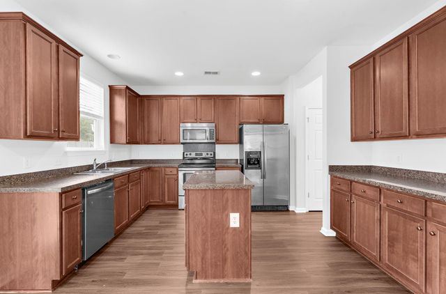 104 Roadster Row, Summerville, SC 29483