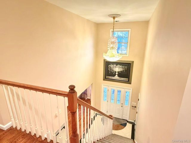 122 Walker Road, Mineola, NY 11501