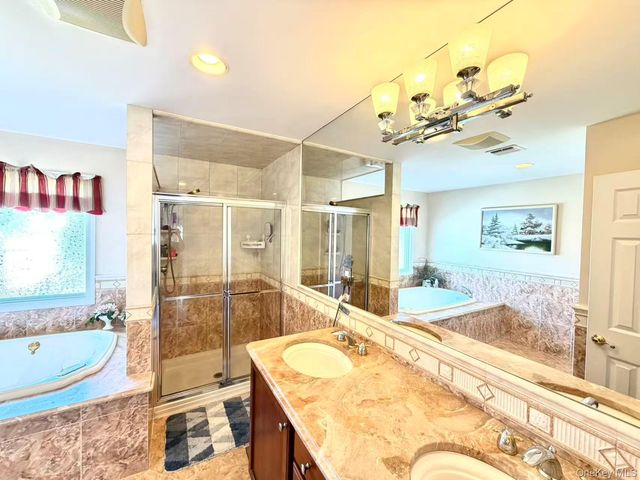 122 Walker Road, Mineola, NY 11501