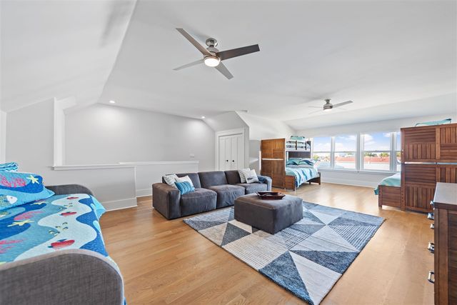 600 W Mechanic Street, New Buffalo, MI 49117