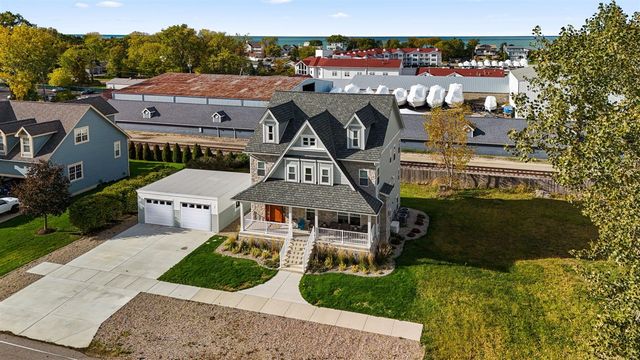 600 W Mechanic Street, New Buffalo, MI 49117