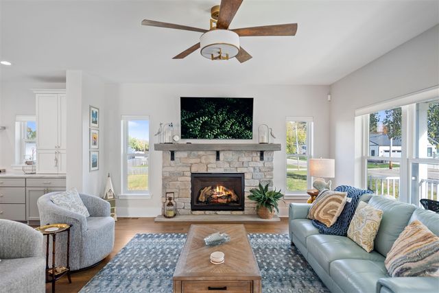 600 W Mechanic Street, New Buffalo, MI 49117