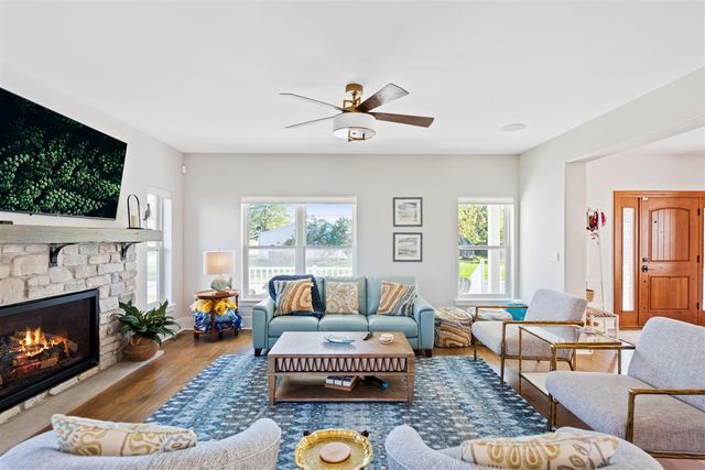 600 W Mechanic Street, New Buffalo, MI 49117