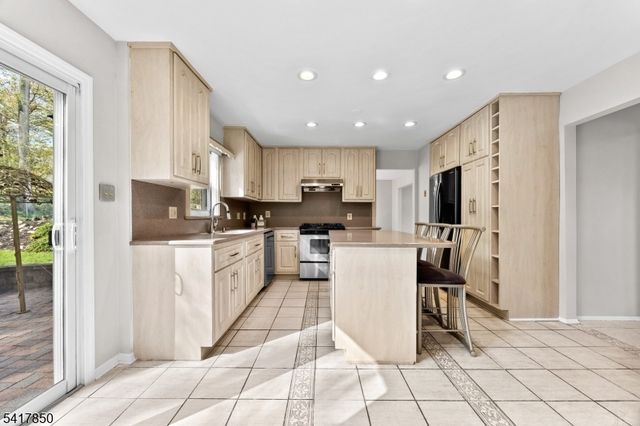 350 Parsippany Blvd, Parsippany-troy Hills Twp., NJ 07005